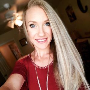 Meet your Posher, Lauren